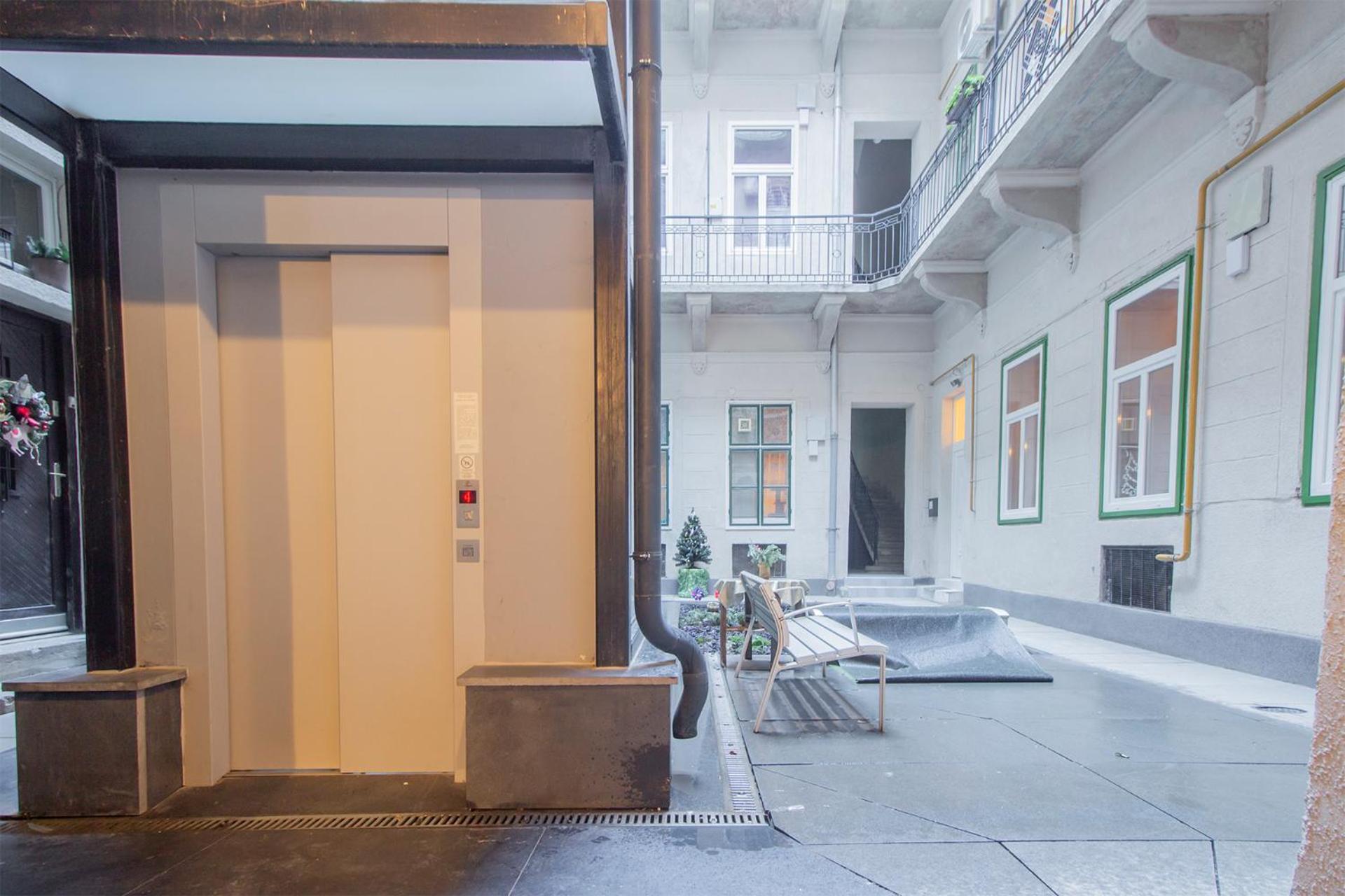 Kalvin 2Bdr Apartment With Ac ブダペスト エクステリア 写真