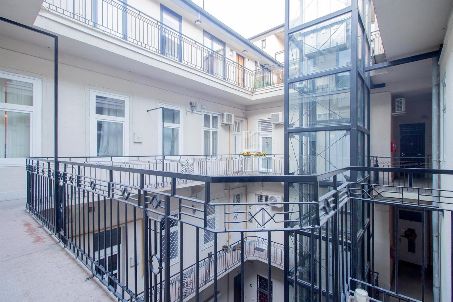 Kalvin 2Bdr Apartment With Ac ブダペスト エクステリア 写真